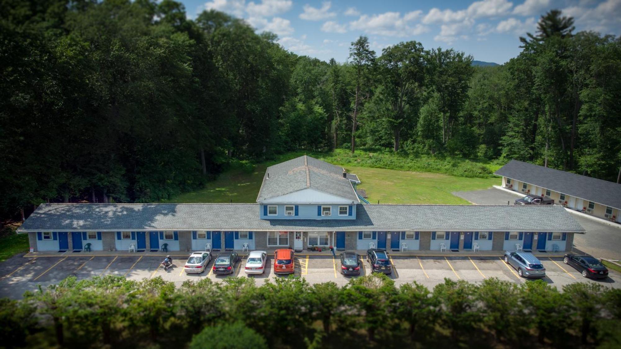 Granby Motel South Hadley Exterior photo